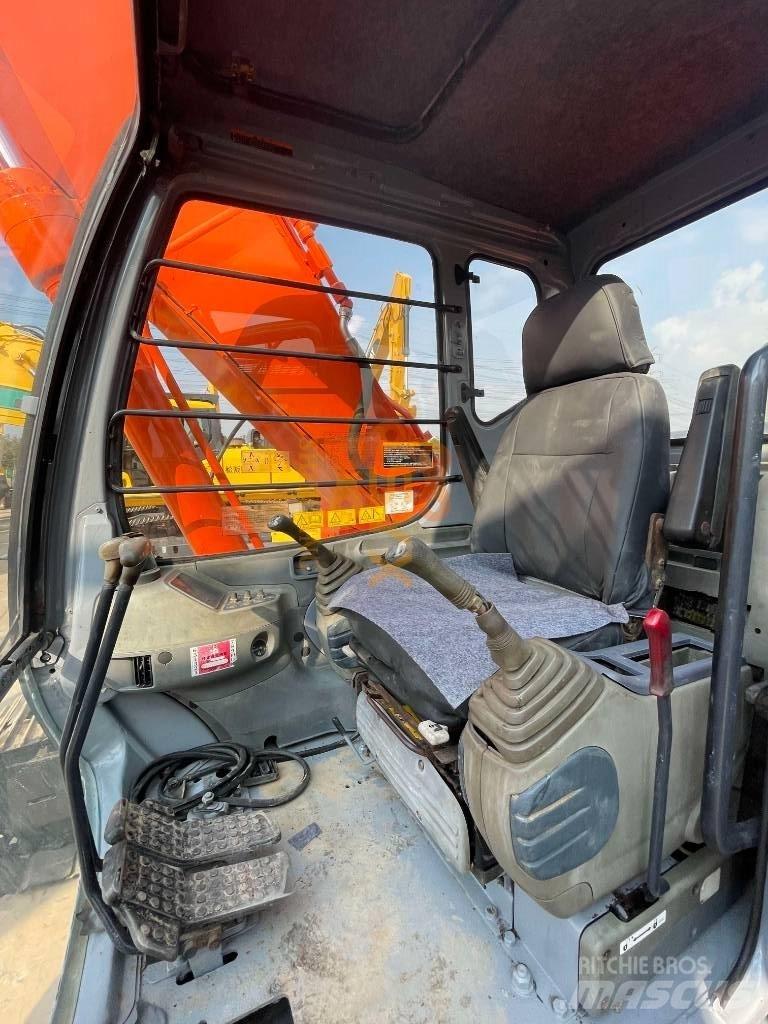 Hitachi EX 200 대형 굴삭기 29톤 이상