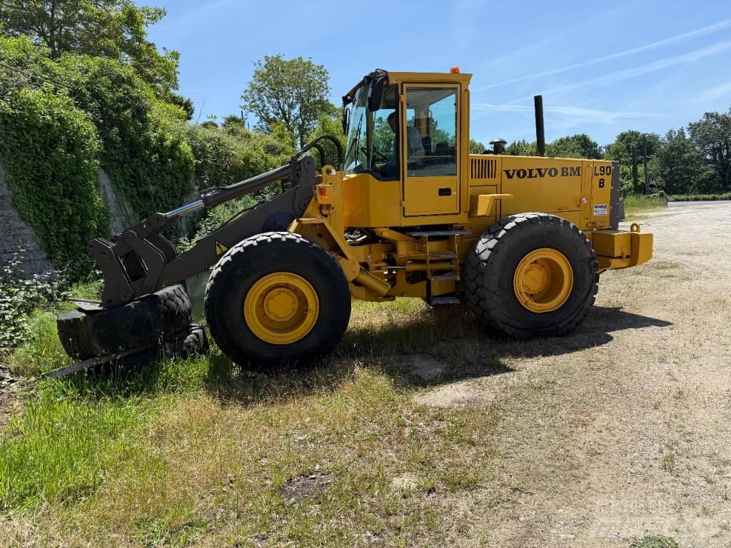 Volvo L90B  휠로우더
