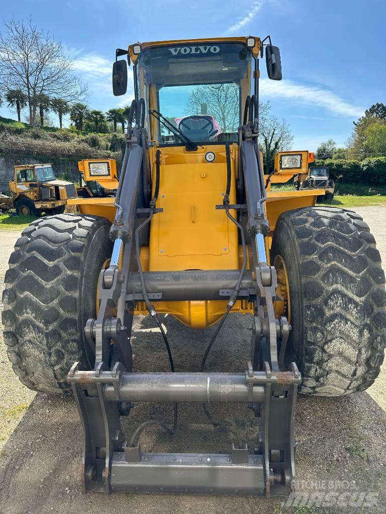 Volvo L90B  휠로우더