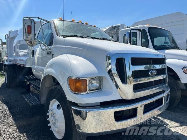 Ford F 750 폐기물 수거 트럭