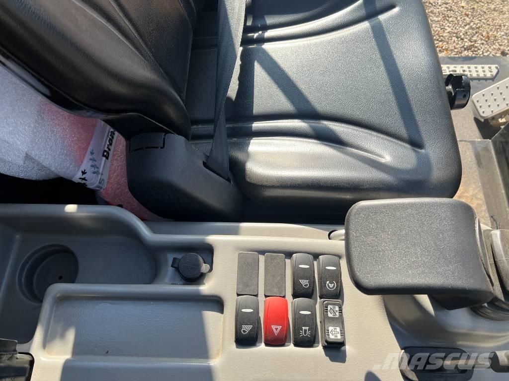 JCB 403 Plus 미니 로더