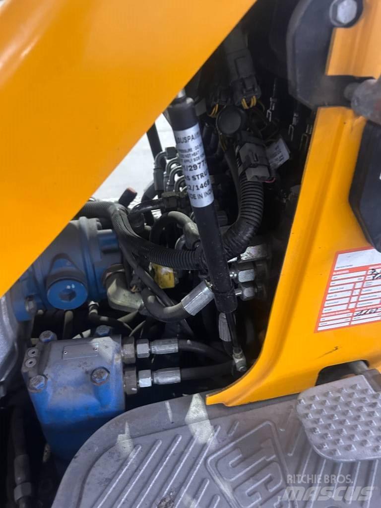 JCB 8010 CTS 소형 굴삭기 7톤 미만