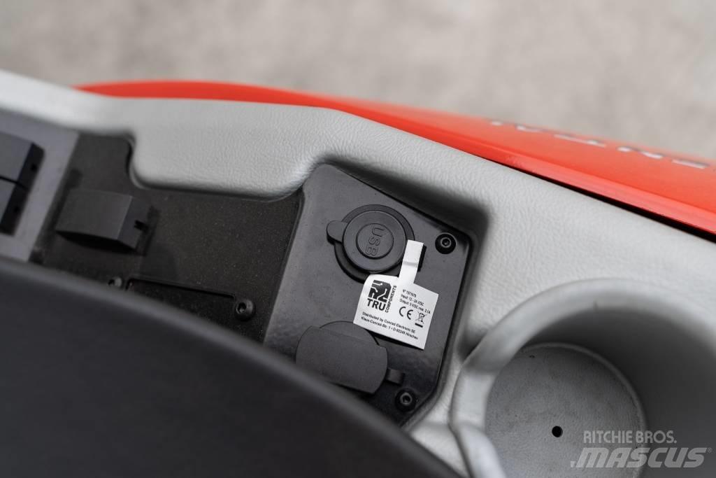 Manitou MLA 3-25HC 미니 로더