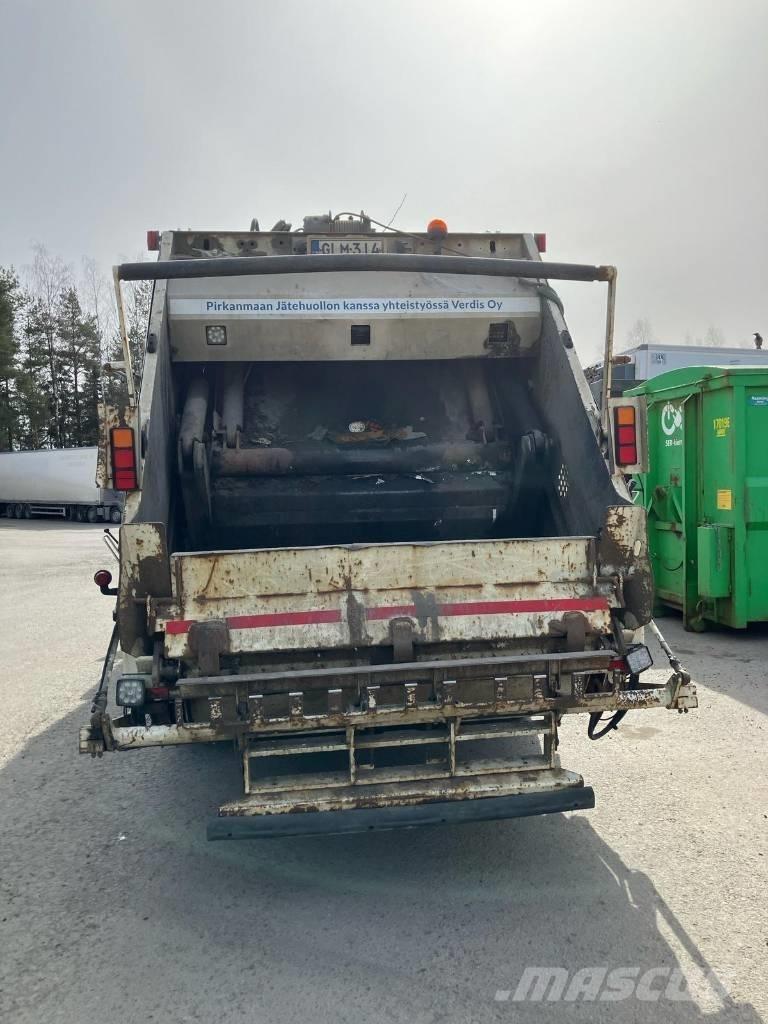 Volvo FM 330 폐기물 수거 트럭