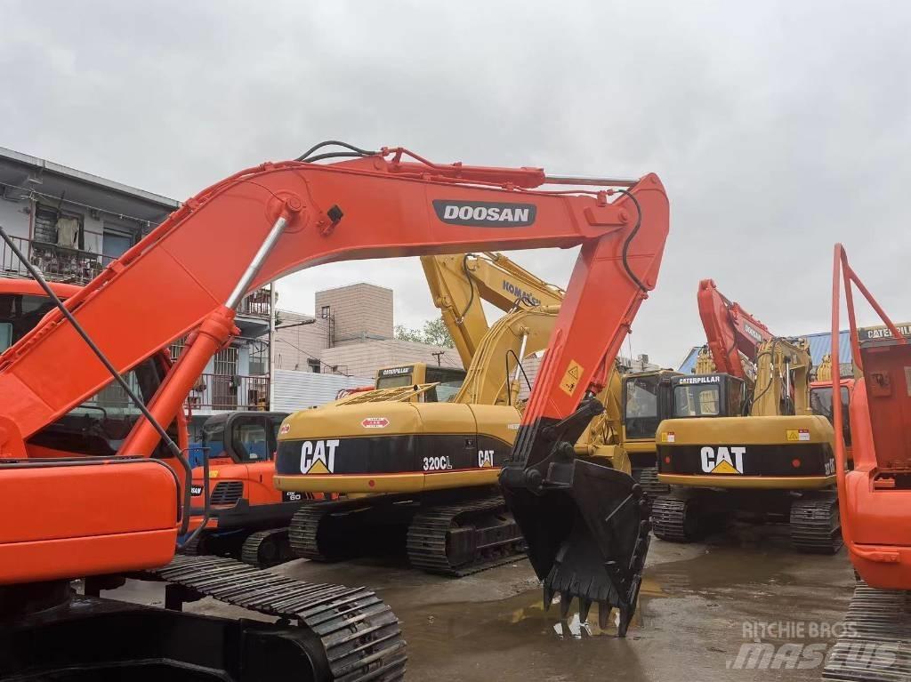 Doosan DX 225 대형 굴삭기 29톤 이상