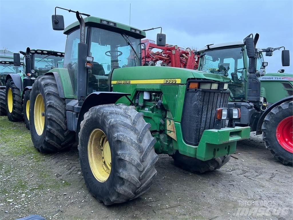 John Deere 8100 트랙터