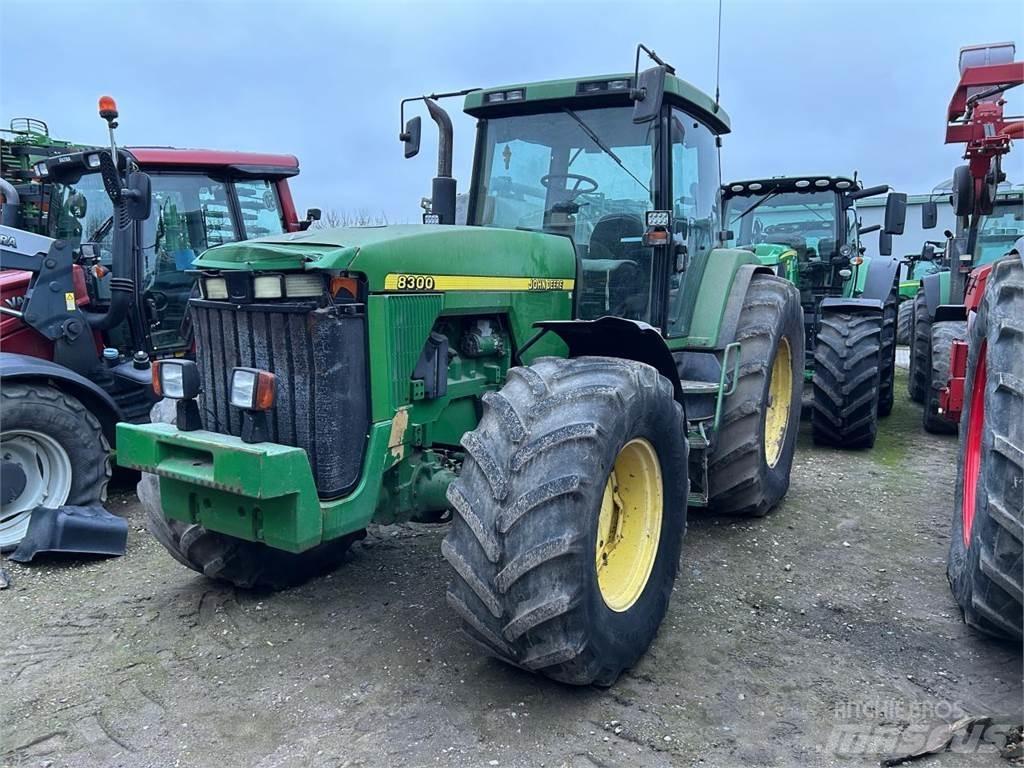 John Deere 8100 트랙터