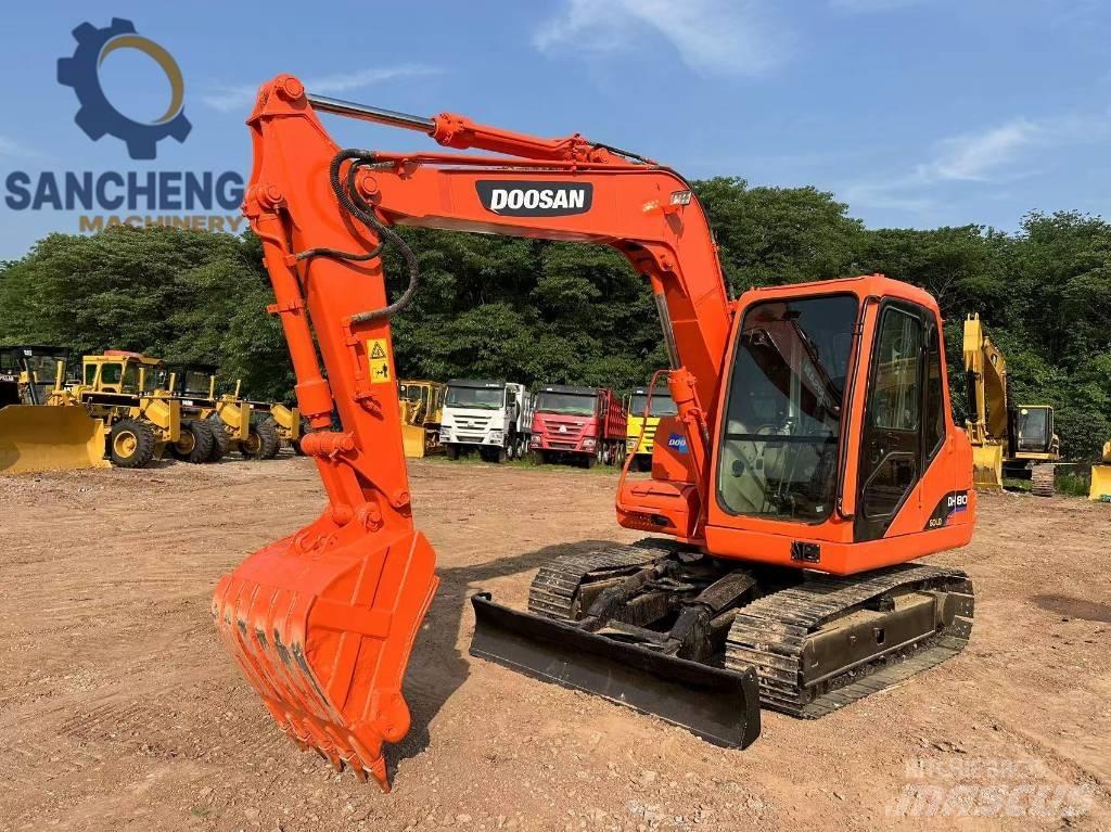 Doosan DH 80 중형굴삭기 7톤-28톤
