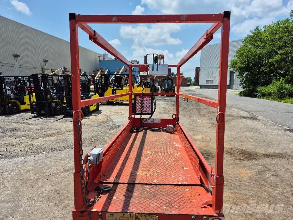 SkyJack SJ 3220 가위형 리프트