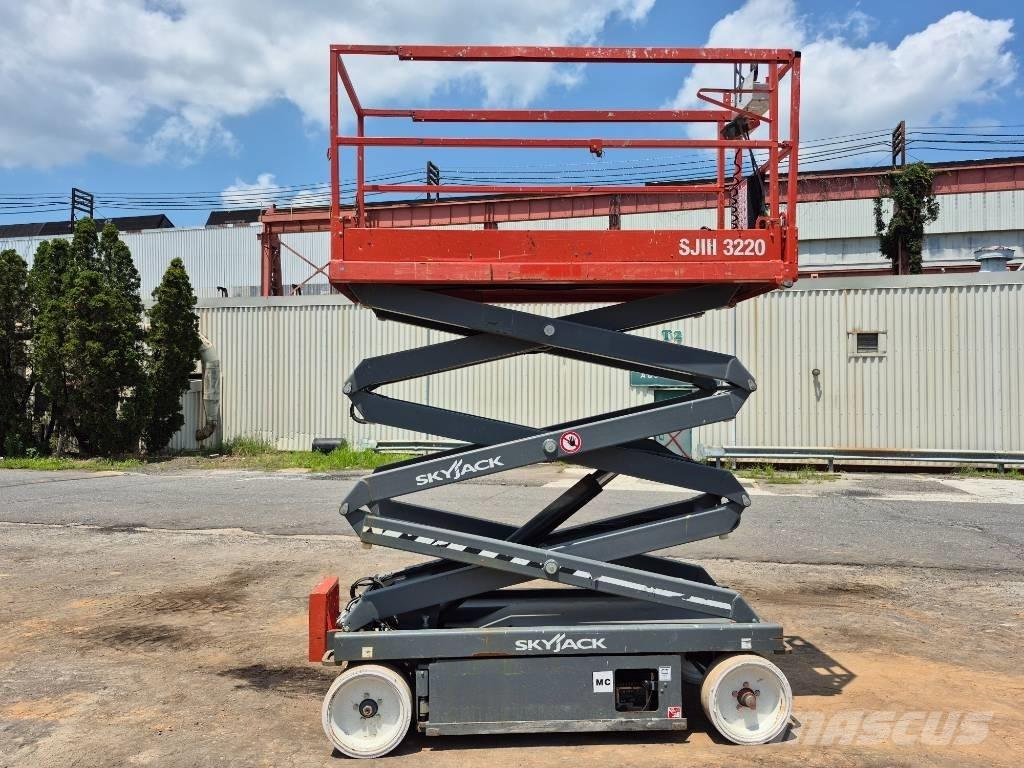 SkyJack SJ 3220 가위형 리프트