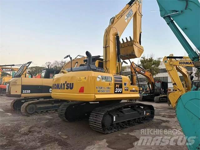 Komatsu PC 200-8 대형 굴삭기 29톤 이상