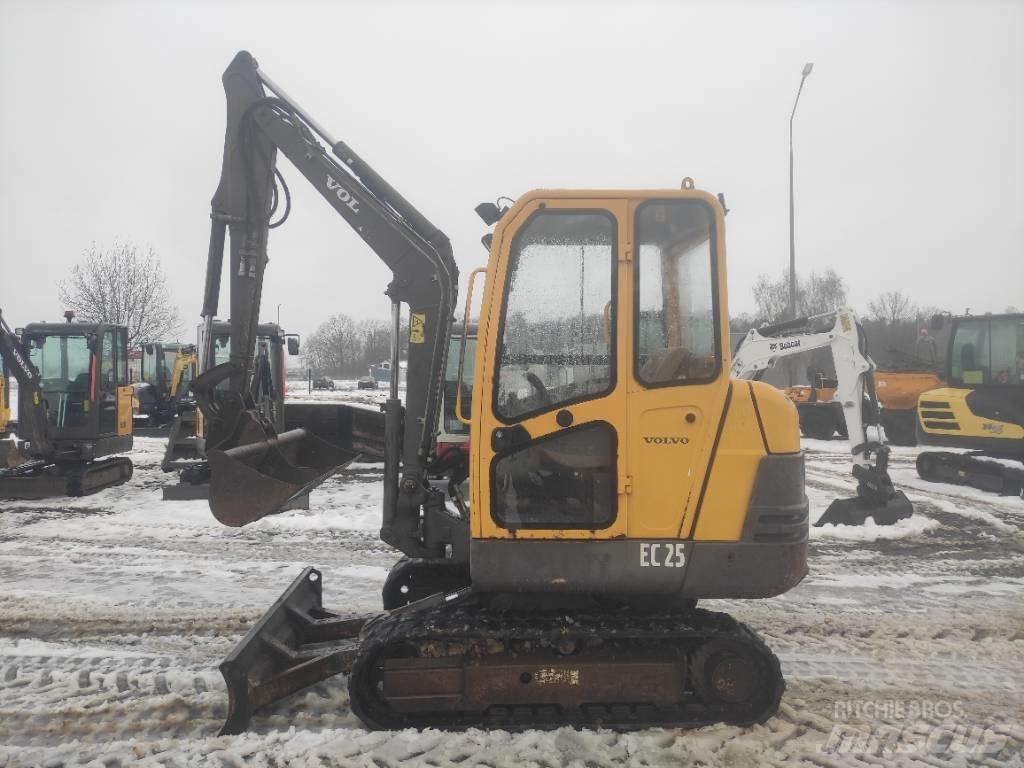 Volvo EC 25 소형 굴삭기 7톤 미만