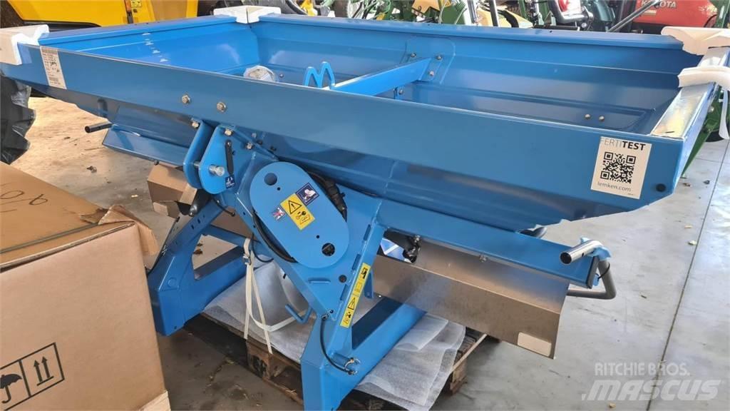 Lemken SPICA 8/900 미네랄 살포기