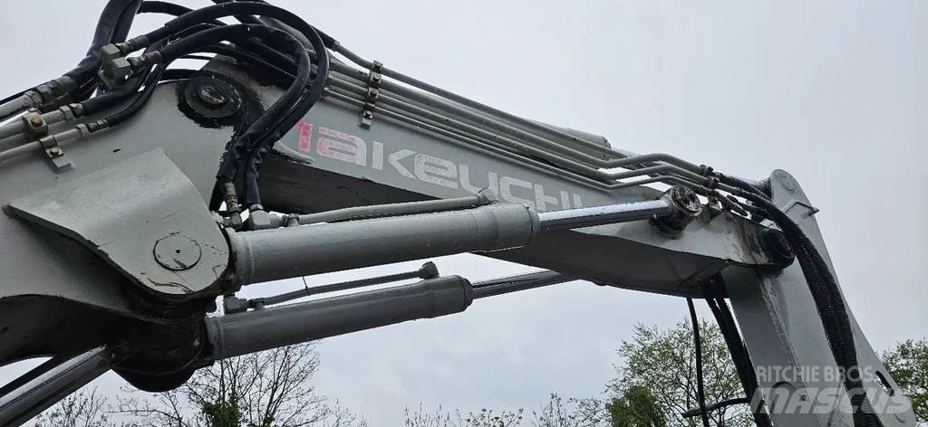 Takeuchi TB 175W 중형굴삭기 7톤-28톤
