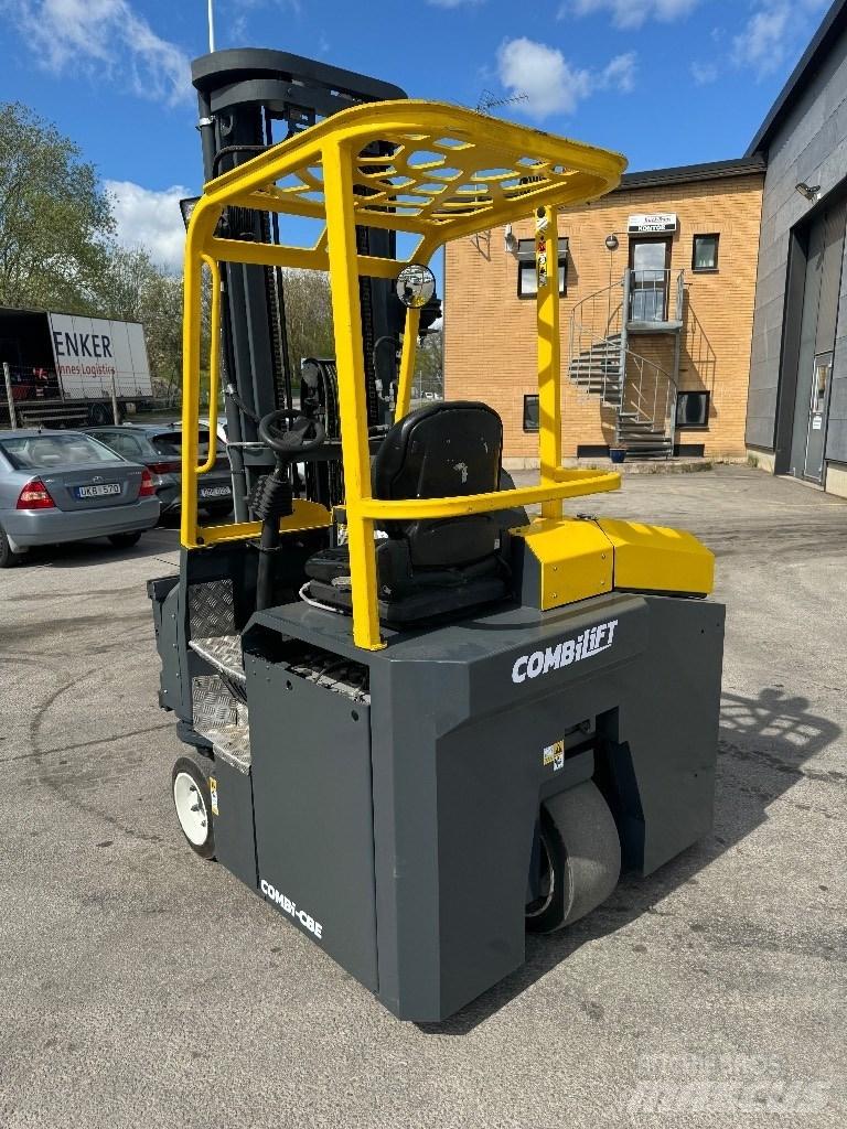 Combilift CBE3000 4방향 리치트럭