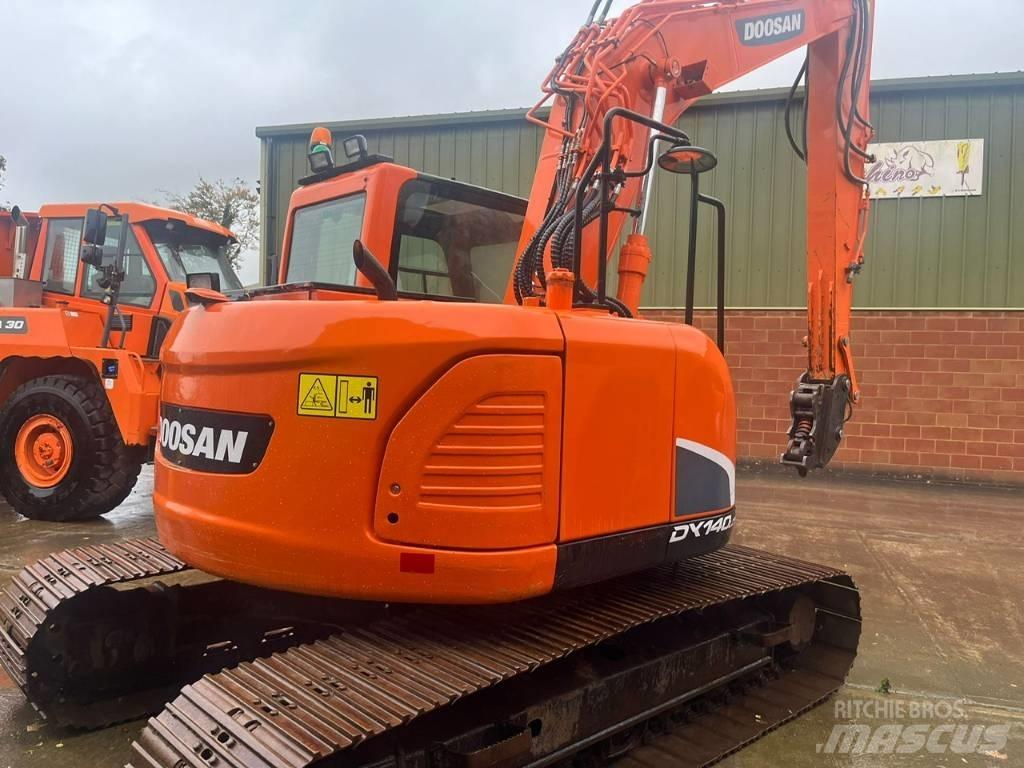  2015 DX140LCR-3 대형 굴삭기 29톤 이상