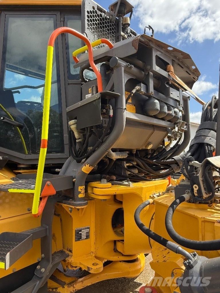 Volvo A30G 연결식 홀러