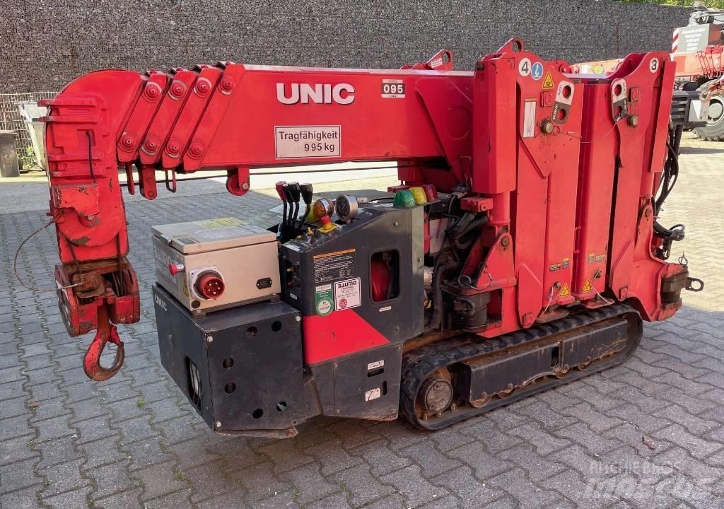 Unic URW-095 미니 크레인