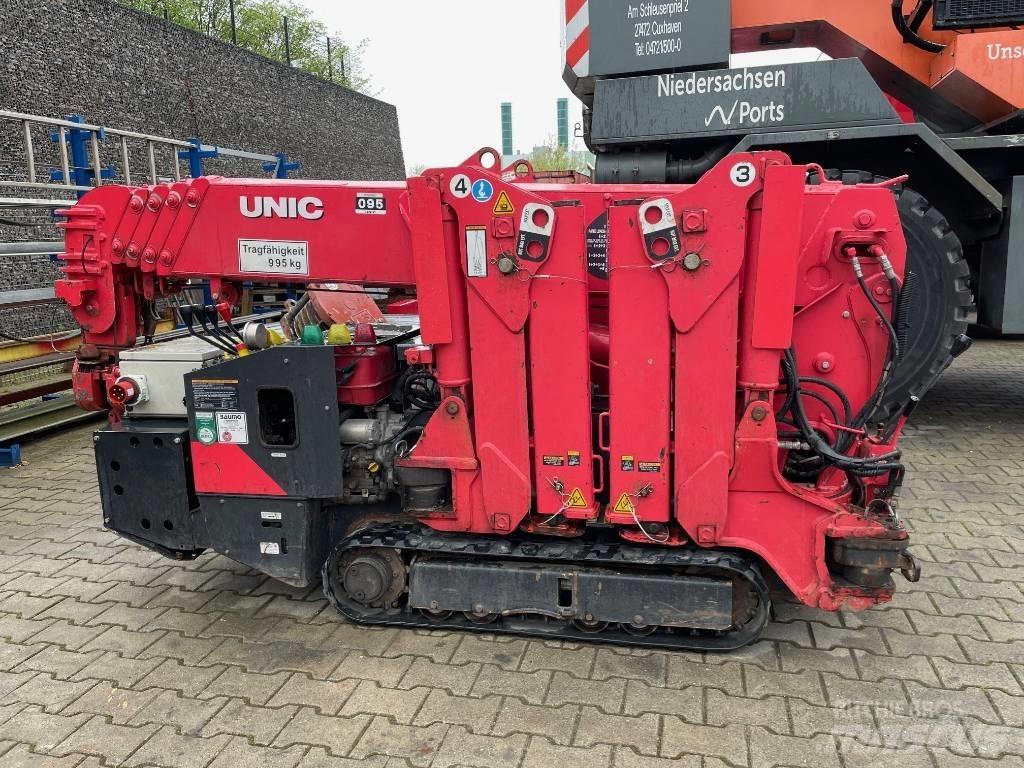 Unic URW-095 미니 크레인
