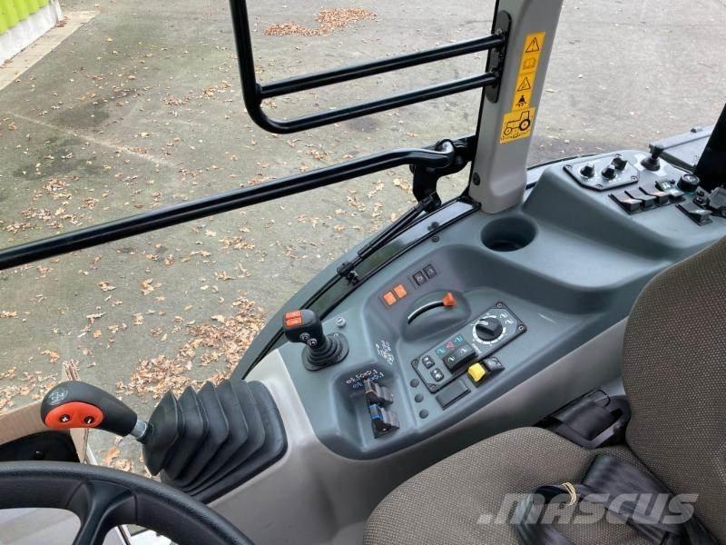 CLAAS NEXOS 260 L 트랙터