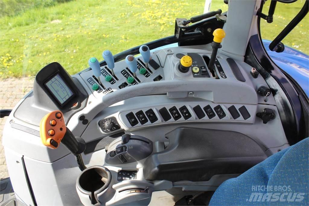 New Holland T7050 트랙터