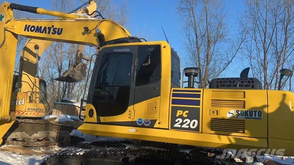 Komatsu PC 220-8 대형 굴삭기 29톤 이상