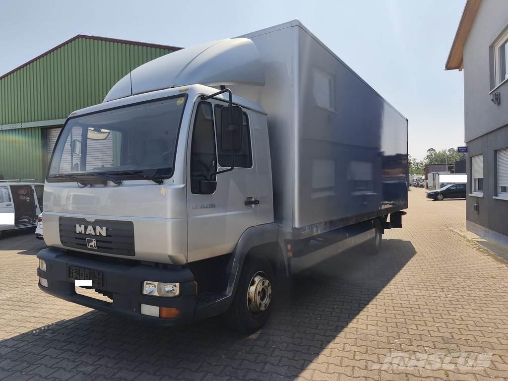MAN LE 10.220 탑차 트럭