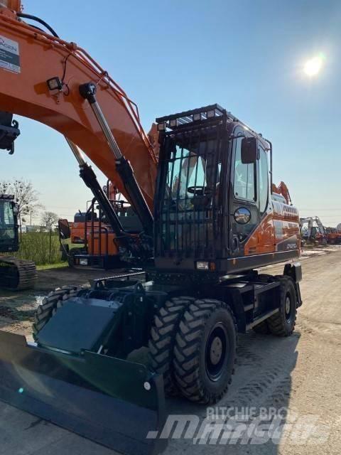 Doosan DX 210 W  휠 굴삭기
