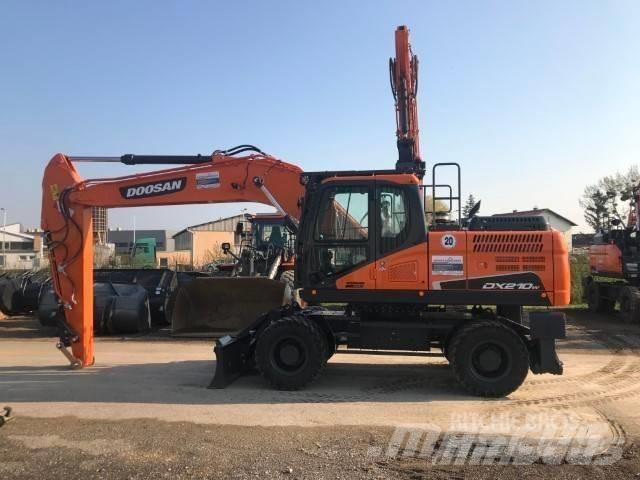 Doosan DX 210 W  휠 굴삭기