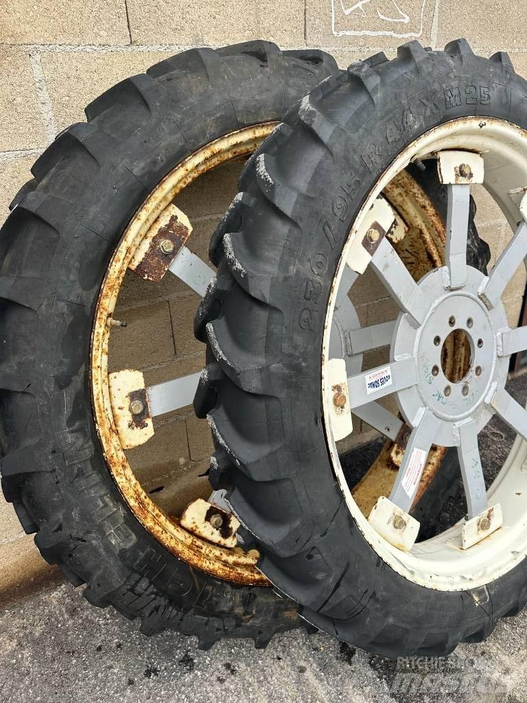 Michelin 230/95R48 타이어, 휠 및 림