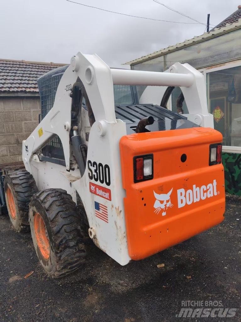 Bobcat S 300  스키드로더