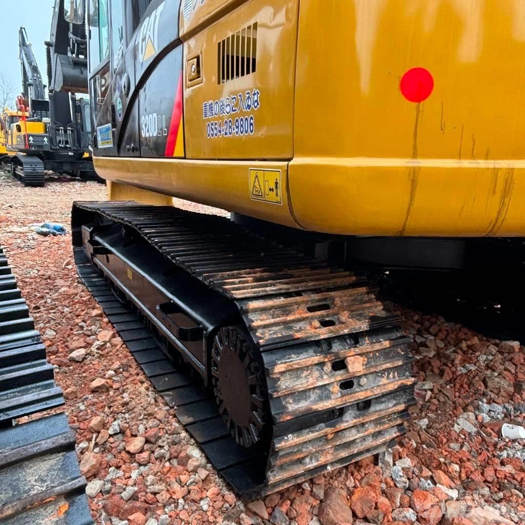 CAT 320 D 대형 굴삭기 29톤 이상