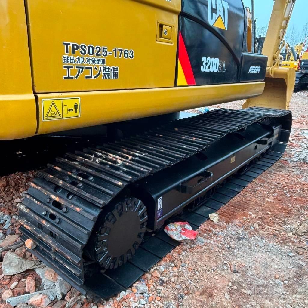 CAT 320 D 대형 굴삭기 29톤 이상