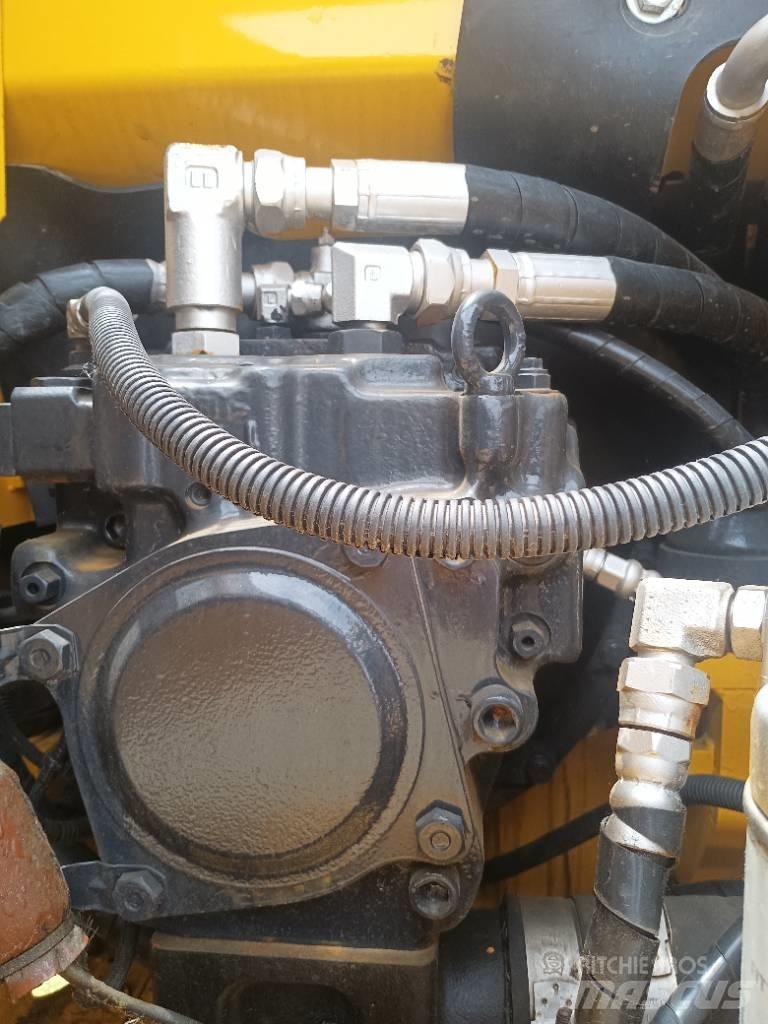 Komatsu PC 120 대형 굴삭기 29톤 이상