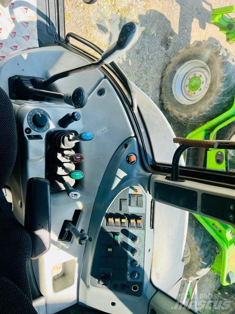 Valtra T 121 트랙터