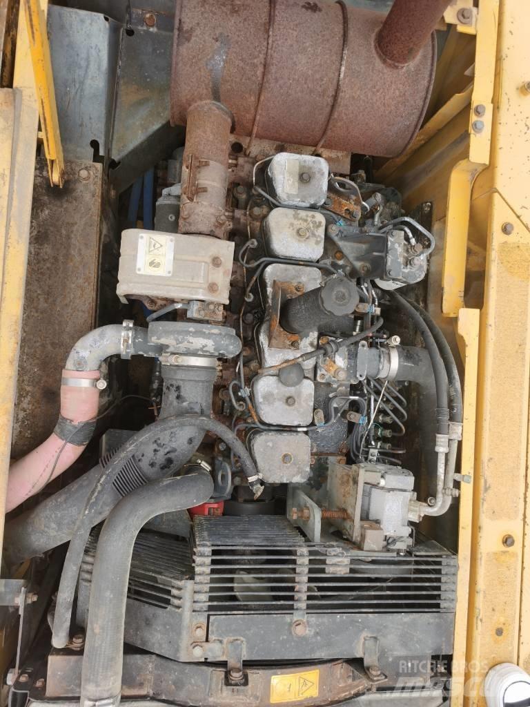 Komatsu PC 200-7 대형 굴삭기 29톤 이상