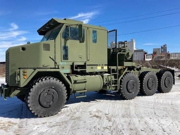 Oshkosh M1070 트랙터 유닛