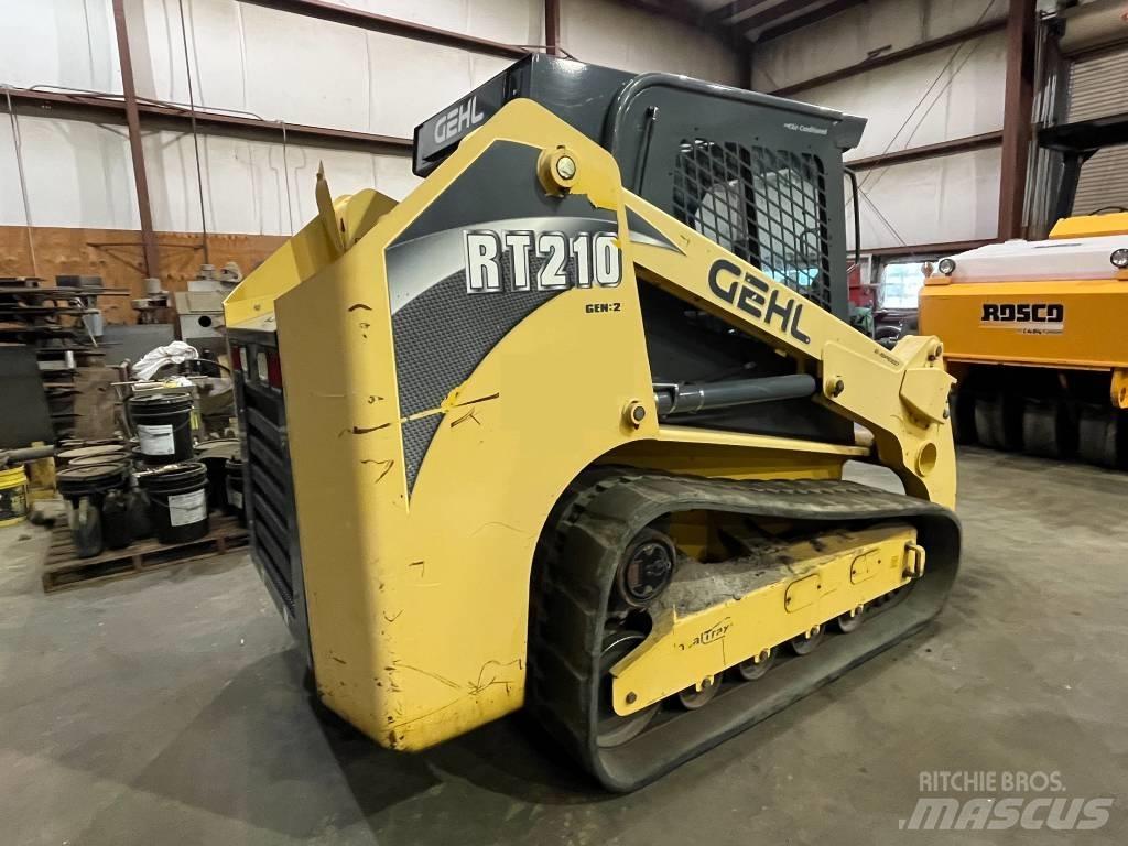 Gehl RT 210  스키드로더