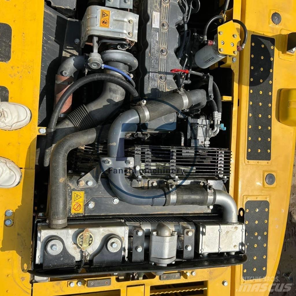 Komatsu PC 200 대형 굴삭기 29톤 이상