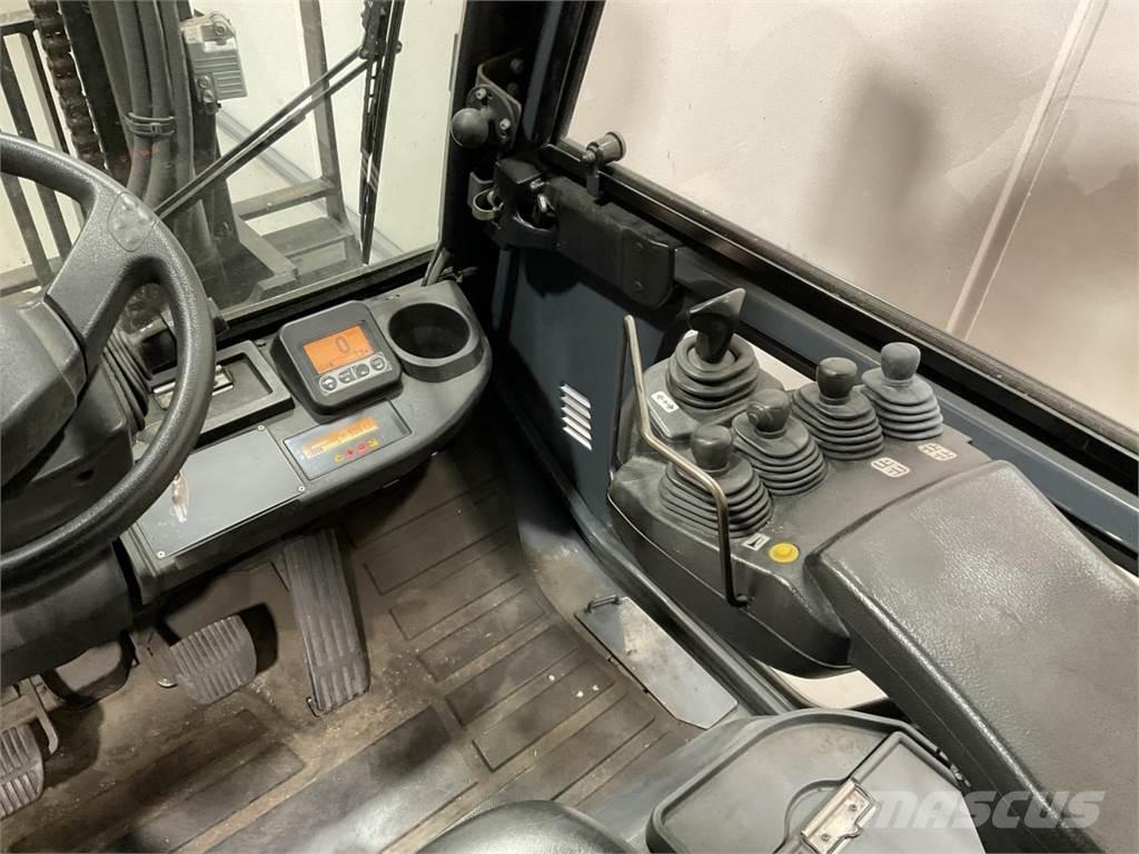 Toyota 40-8FD40N 디젤 지게차