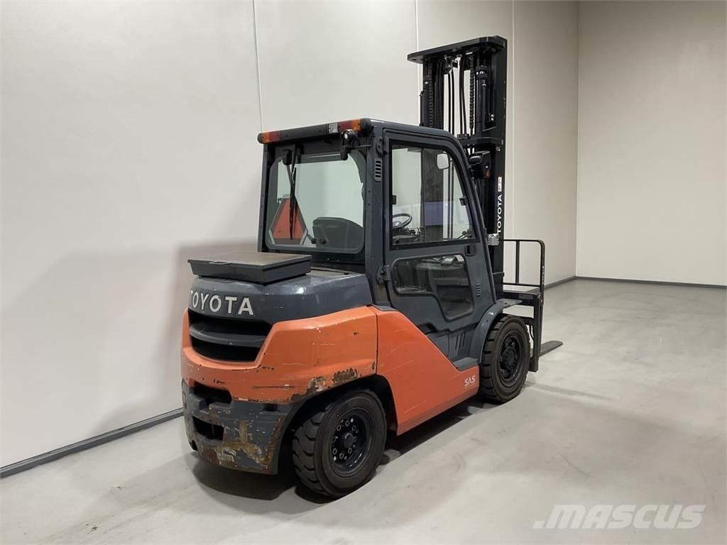 Toyota 40-8FD40N 디젤 지게차