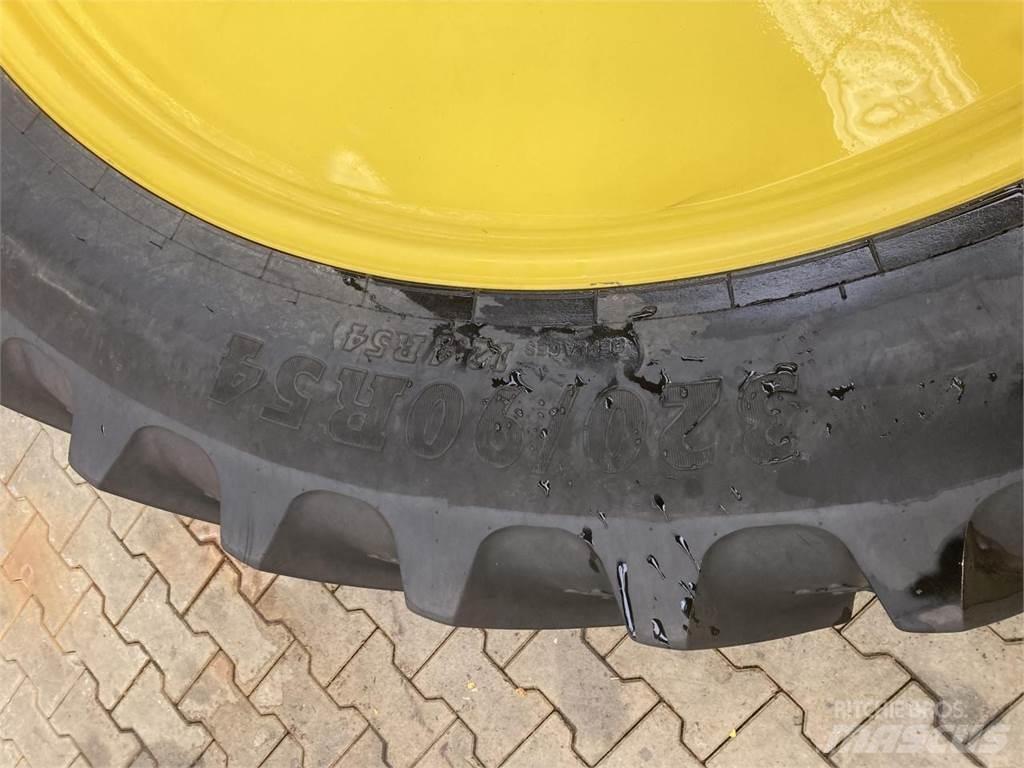 BKT 320/90R54 타이어, 휠 및 림