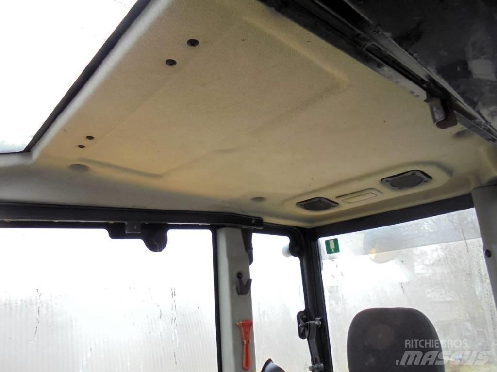 Komatsu PC 80 MR-3 중형굴삭기 7톤-28톤