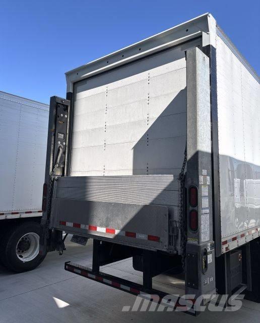 Freightliner M2 탑차 트럭