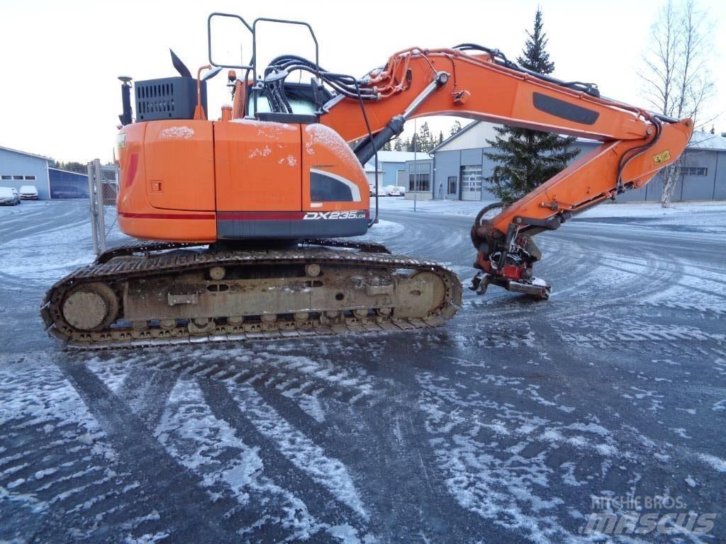 Doosan DX 235 대형 굴삭기 29톤 이상