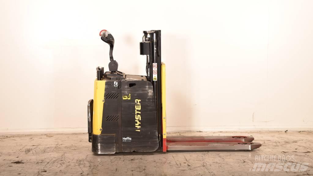 Hyster P2.0SD 로우 리프터(승강대 포함)