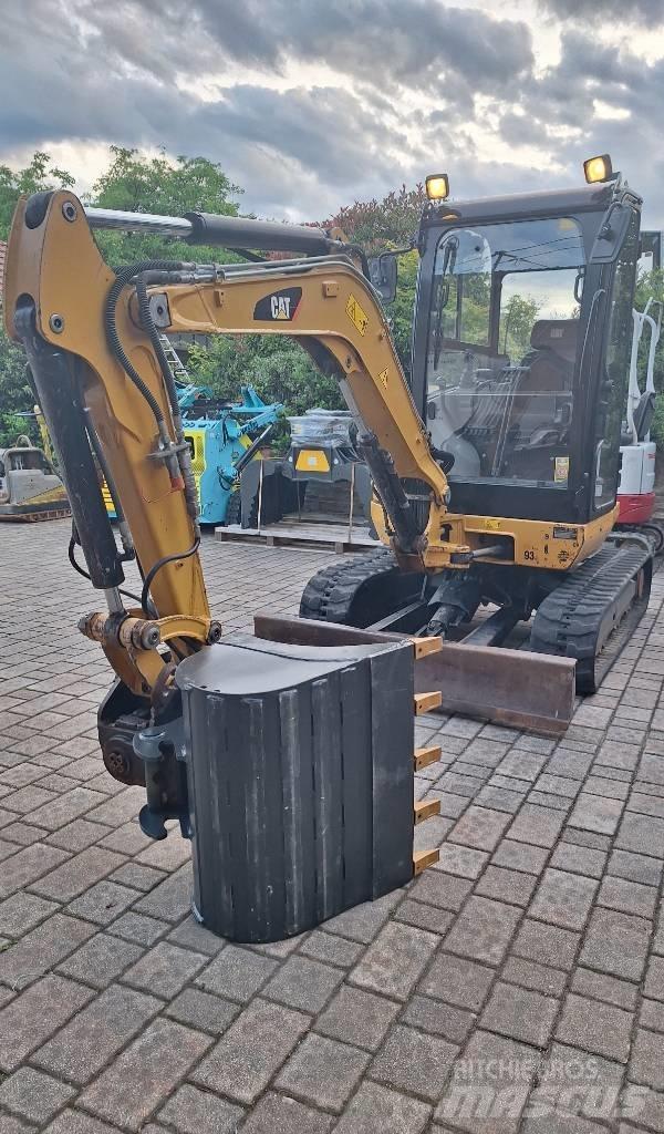 CAT 302.7 D CR 소형 굴삭기 7톤 미만