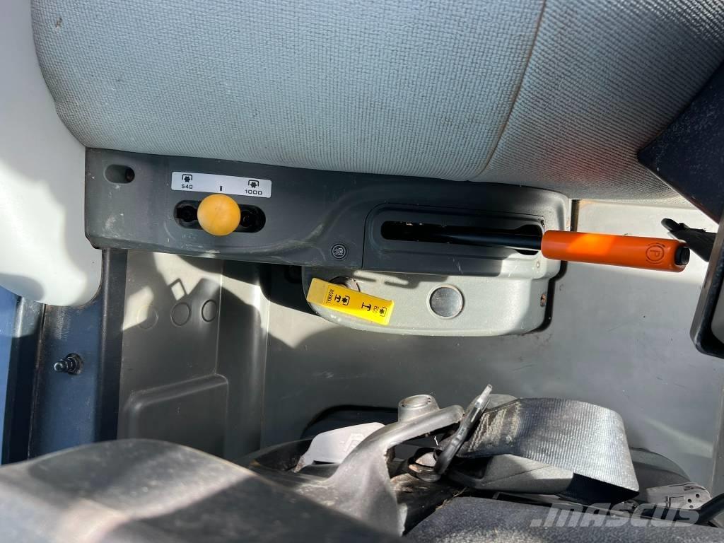 CLAAS Atos 230 트랙터