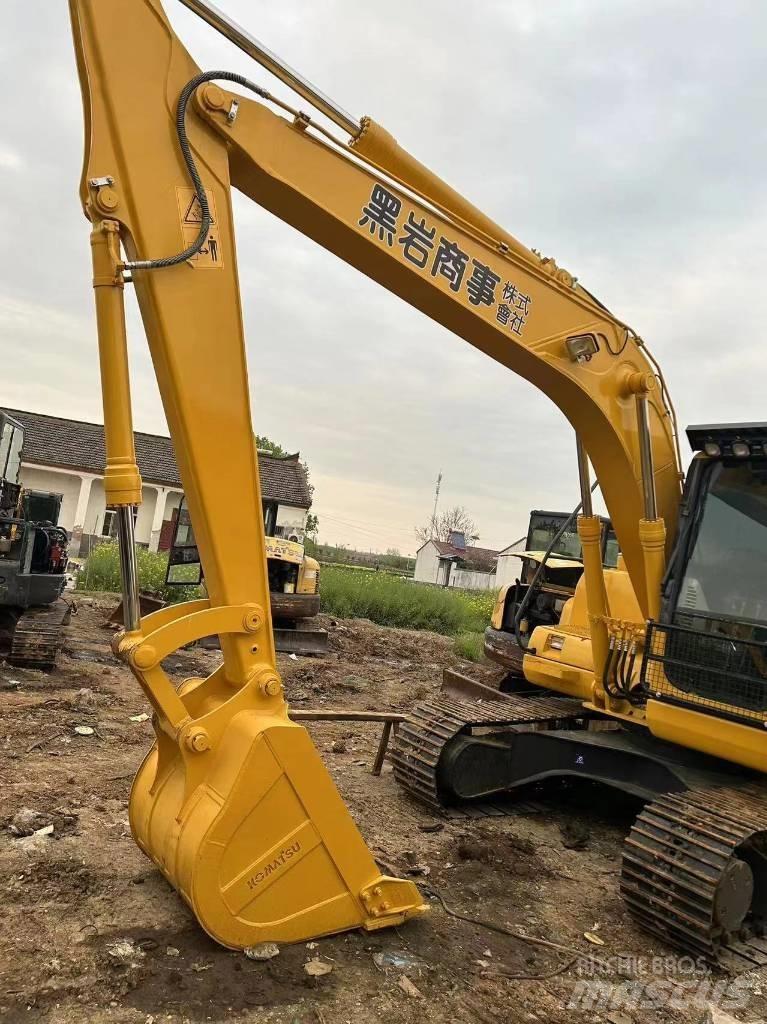 Komatsu PC 130 대형 굴삭기 29톤 이상