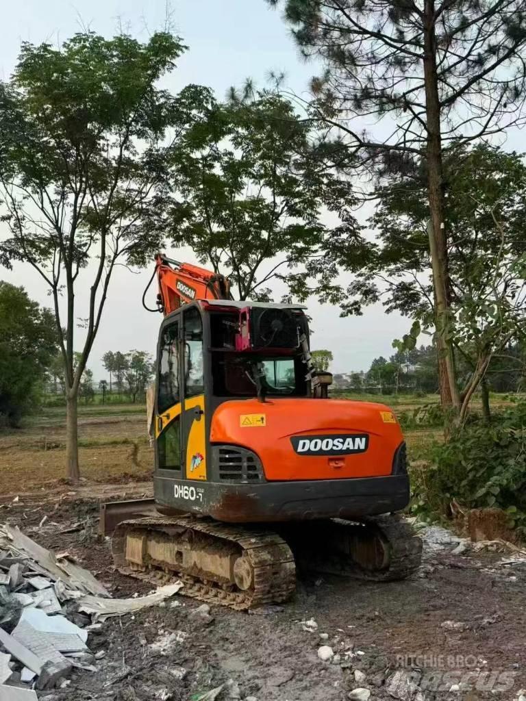 Doosan DH 60-7 소형 굴삭기 7톤 미만